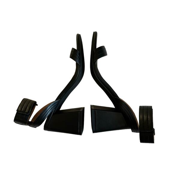 Linea Paolo Women's Emmie Heeled Sandals Black
Ankle Strap Block Heels Size 5.5 - Picture 3 of 6